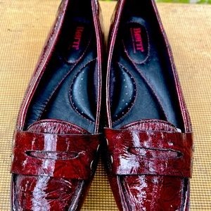 BORN red pattern leather loafers